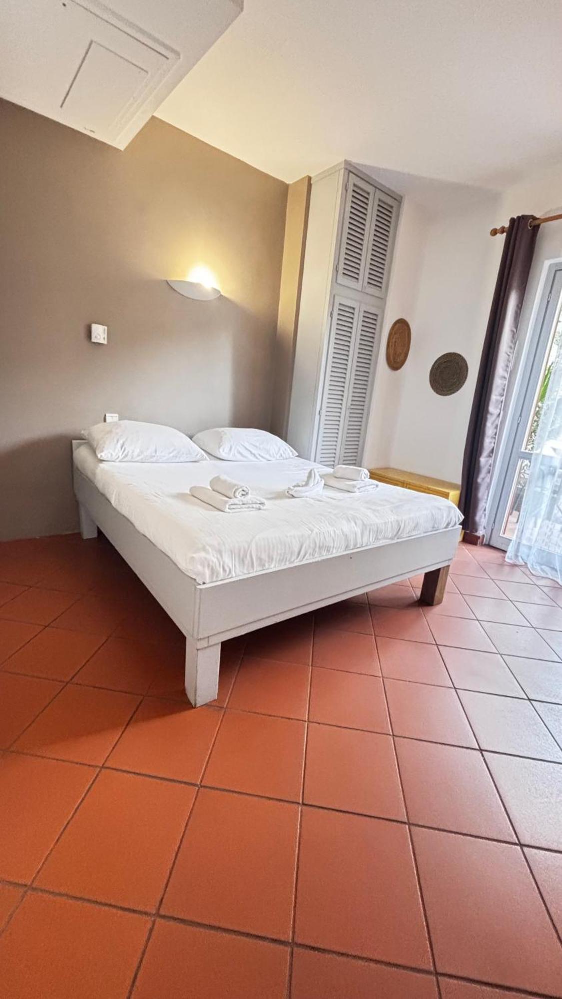 Hotel La Bastide Le Lavandou Eksteriør bilde